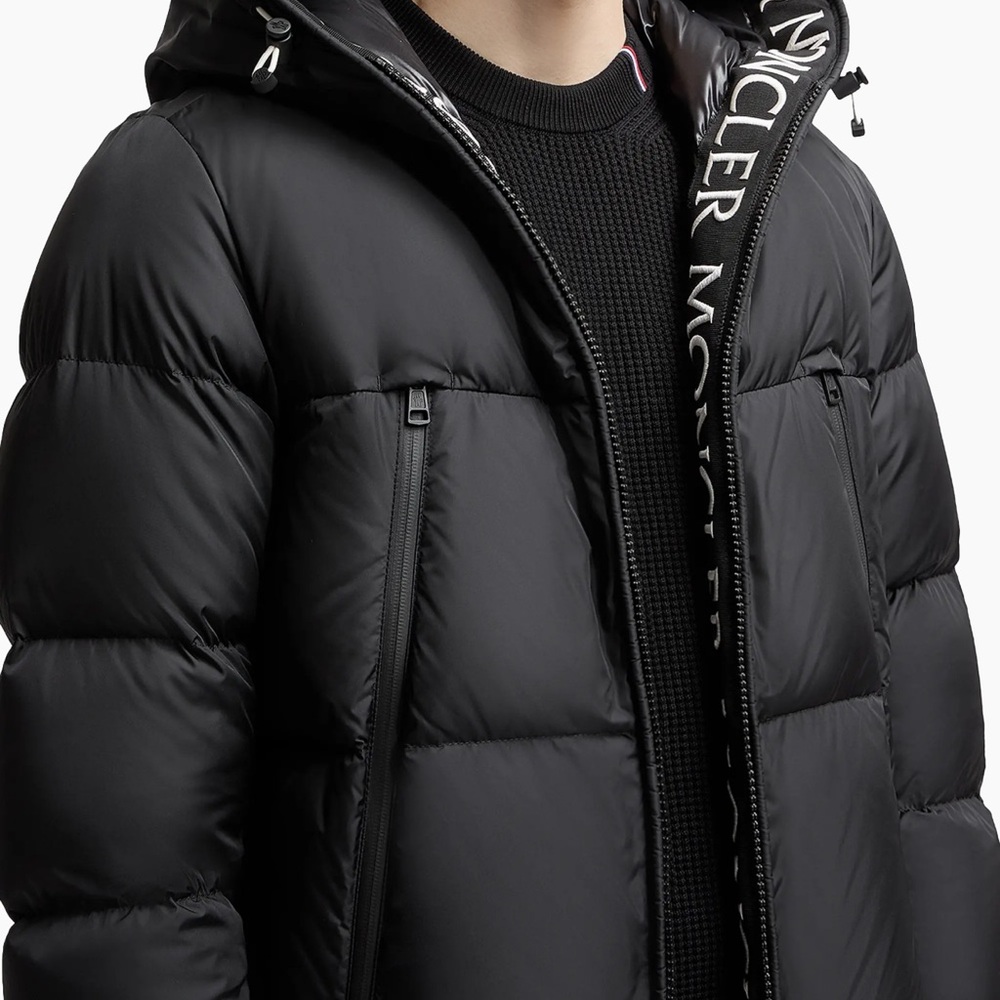 Moncler Men's Puffer Jacket in Black